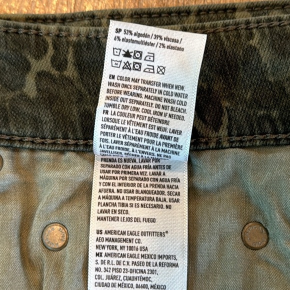 AMERICAN EAGLE • HI-RISE MINI • Size 4 - Picture 9 of 13
